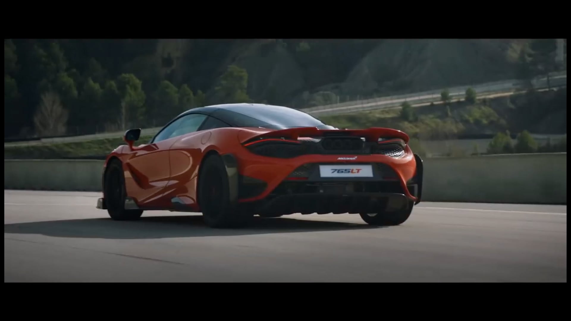 765LT : la McLaren Super Series la plus performante - Vimeo thumbnail