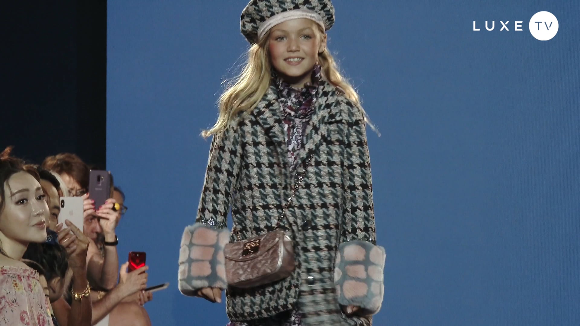 Bleu comme gris : l’univers de la mode enfantine, version luxe - Vimeo thumbnail